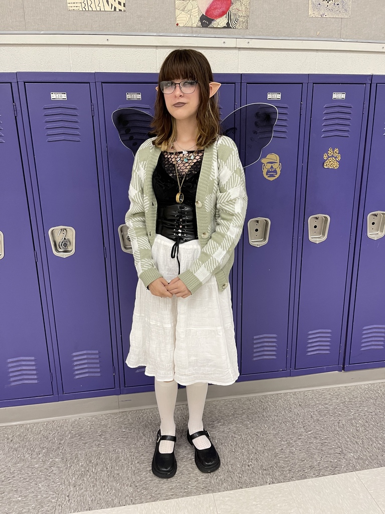MMS dressed up student 