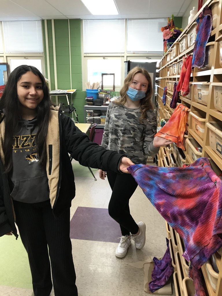 MMS Art students have been busy tie-dyeing! Check out the awesome results! 