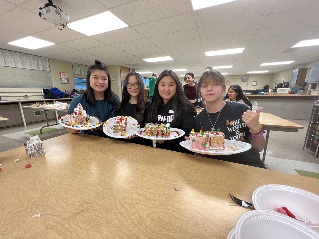 Students made gingerbread houses before the Christmas break. 